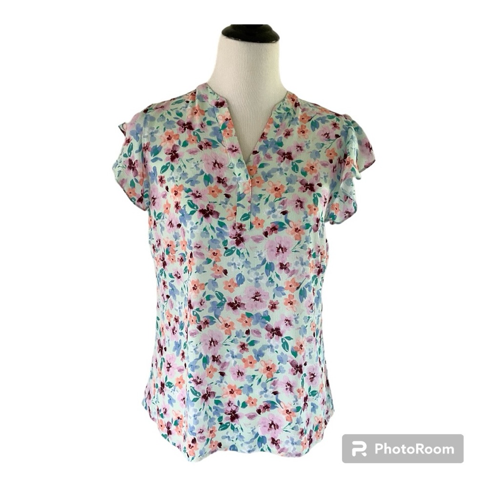 Elle Floral Flutter Sleeve V-neck Top Light blue Pastel Size S